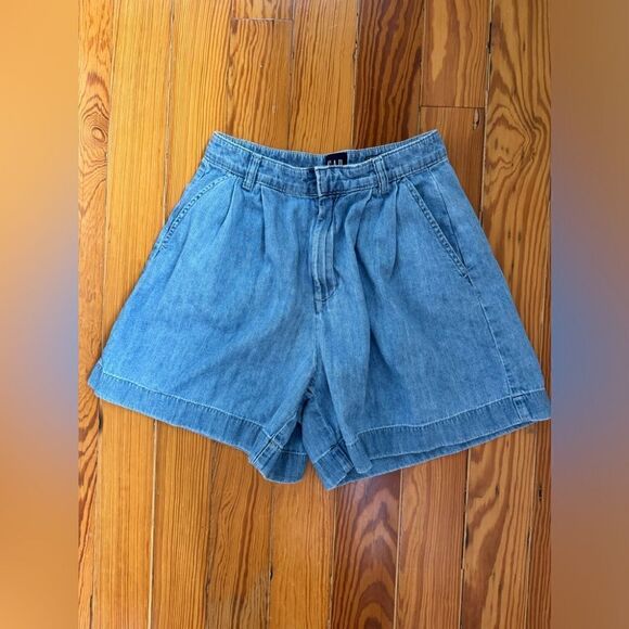 Gap Shorts  - Picture 1 of 6